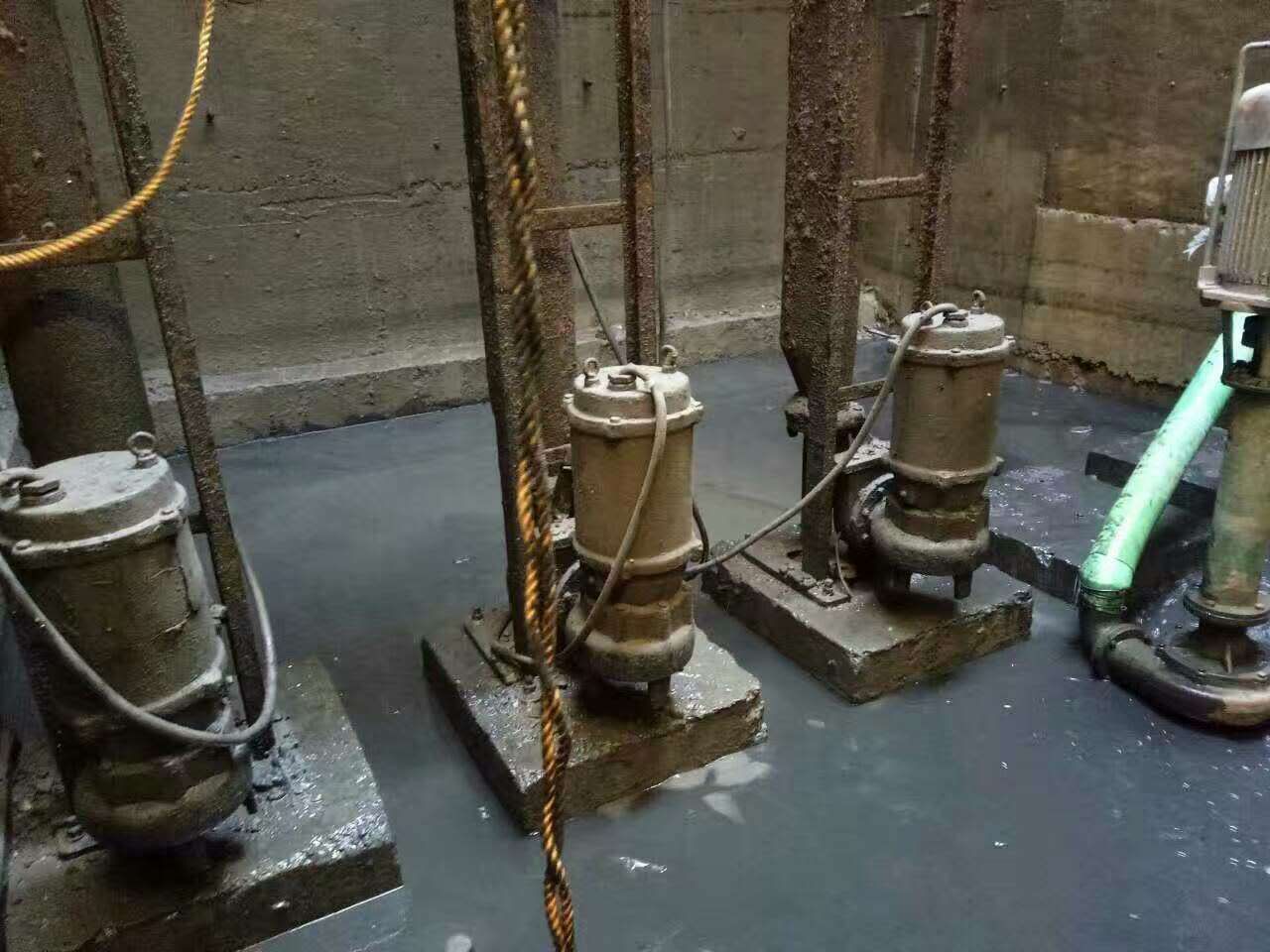 平潭污水池清理